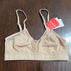 NWT Spanx Bralette Spotlight on Lace Bra size XS Convertible Straps Lacey Nude